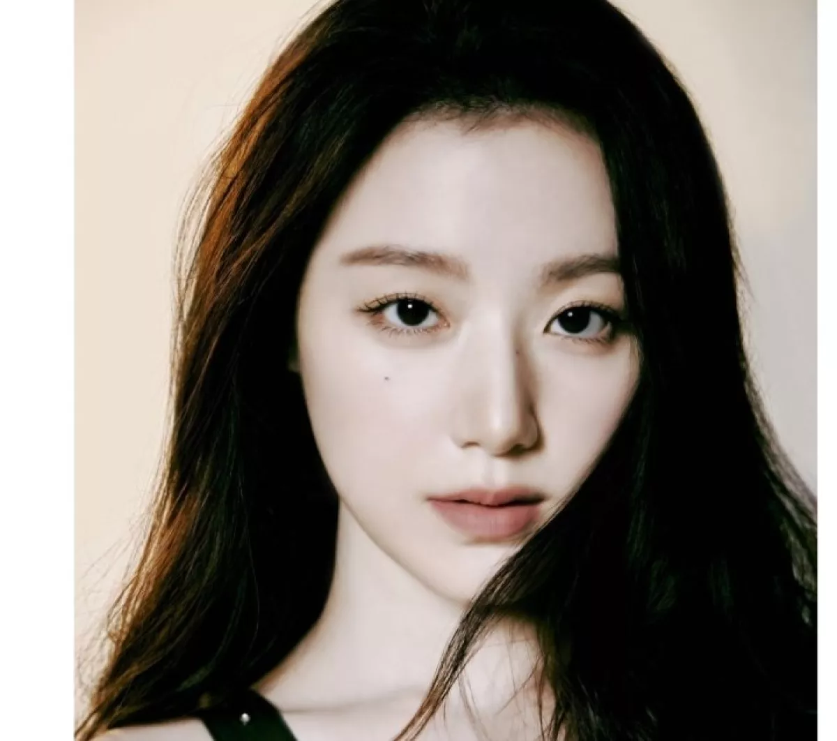 Shuhua dari (G)I-DLE Mengunjungi BIFF sebagai Aktris