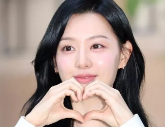 Kim Ji-won akan tampil di 'You Quiz'