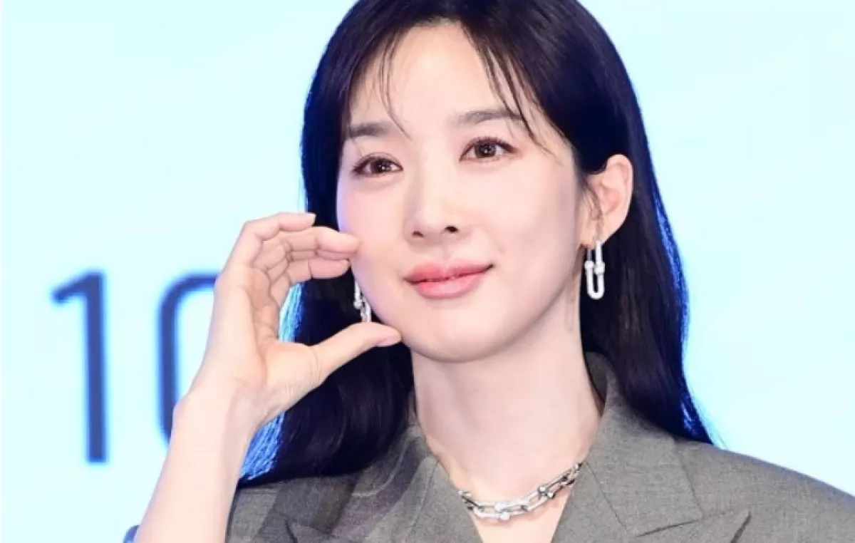 Lee Chung-ah Membahas Pengunduran Diri dari Proyek Lanjutannya karena Kecelakaan Lalu Lintas