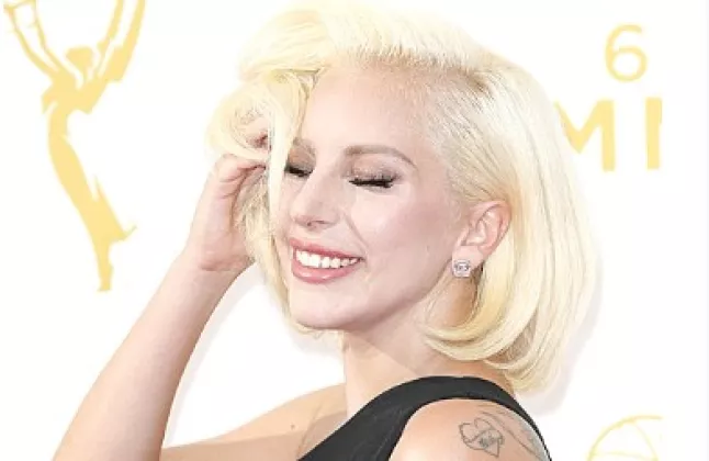 Penyanyi Lady Gaga Melahirkan Anak Perempuan di Usia 40 Tahun