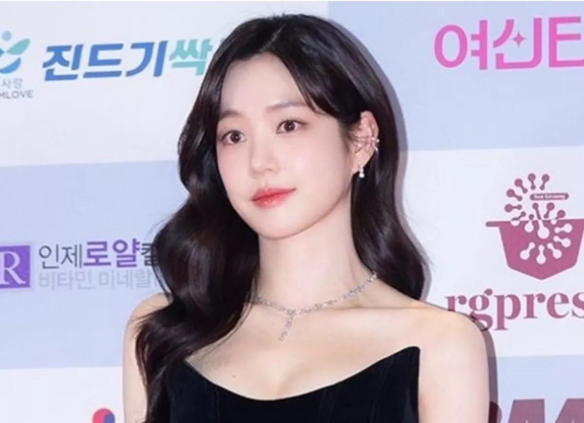 Lee Yoo-bi di Usia 35 tahun Miliki Alergi Matahari yang Parah