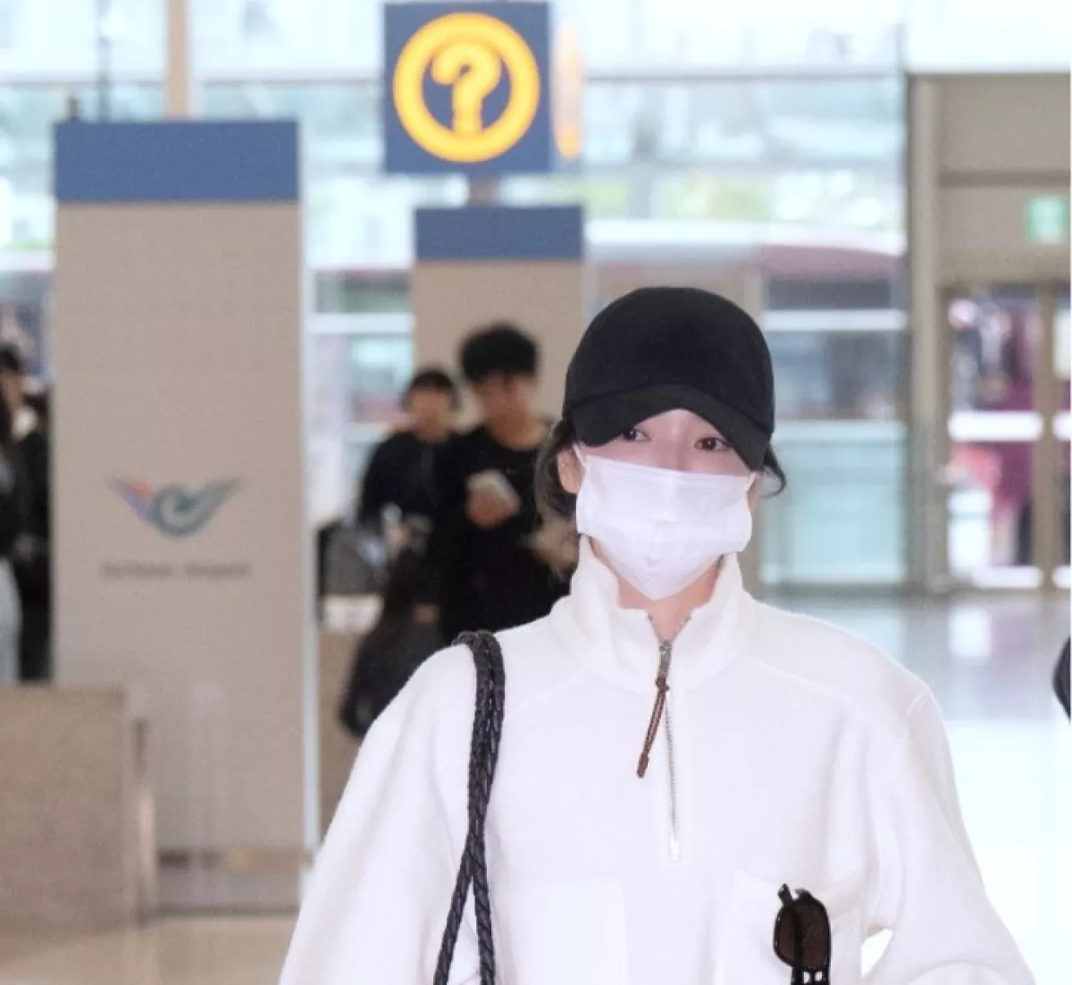 Hadiri Milan Fashion Week, Song Hye-kyo Kenakan Busana Tertutup