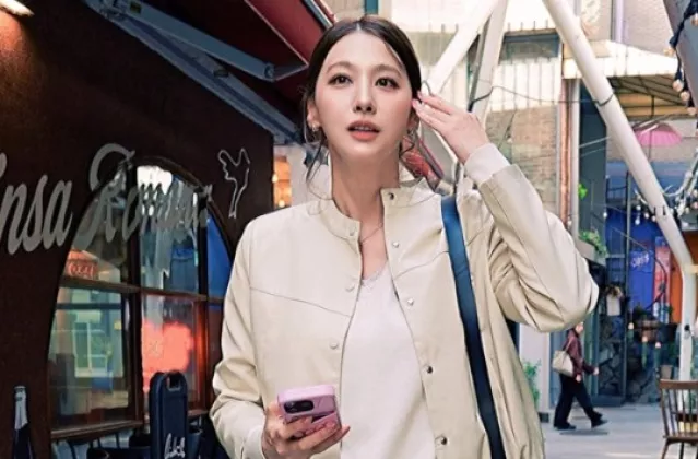 Yoo In-young Usia 42 Tahun, disebut Dewi Musim Gugur Sejati