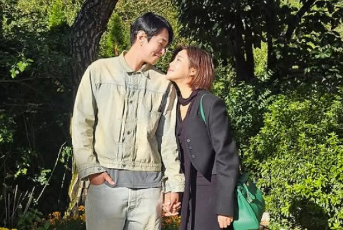 'Kebahagiaan Jelang Pernikahan' Solbi dan Lee Kyu-han, Ungkap Foto Berdua