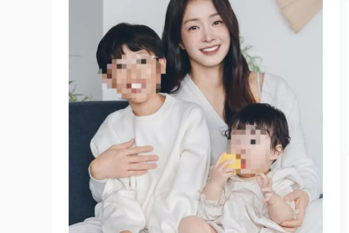 Perceraian Lee Si-young Membuat Kontroversi, Ada Sesuatu Tentang Putrinya