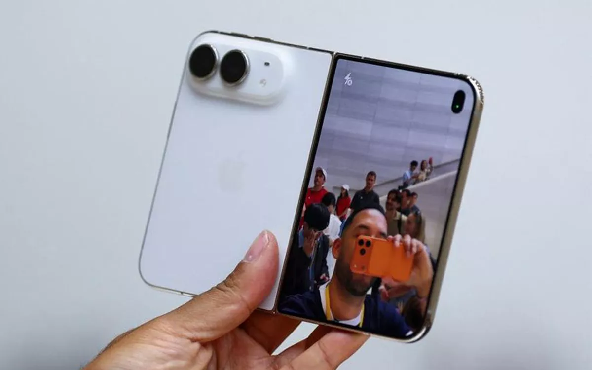 Layar iPhone Duo Retak di Area Engsel, Apple Tawarkan Ganti Unit