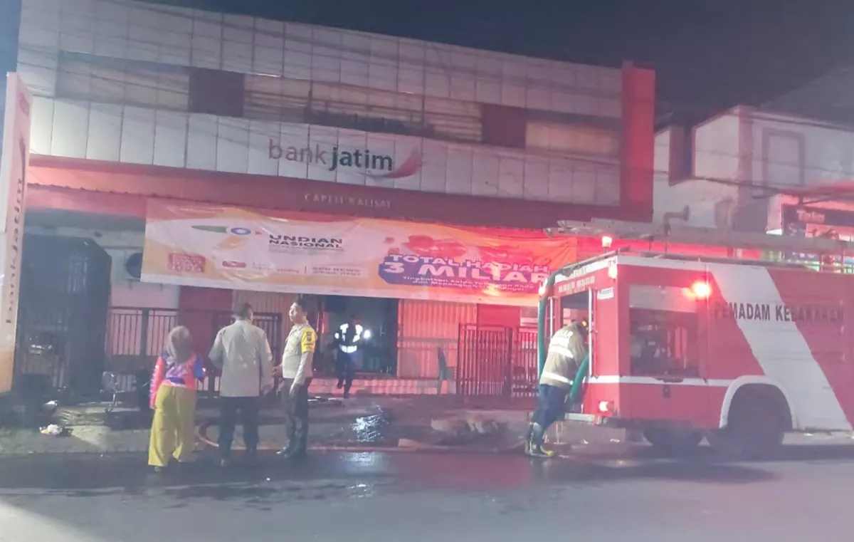 Identitas Eks Anggota Dewan Otak Pembakaran Bank Jatim Kalisat Masih MISTERIUS, Ada Aroma Korupsi!