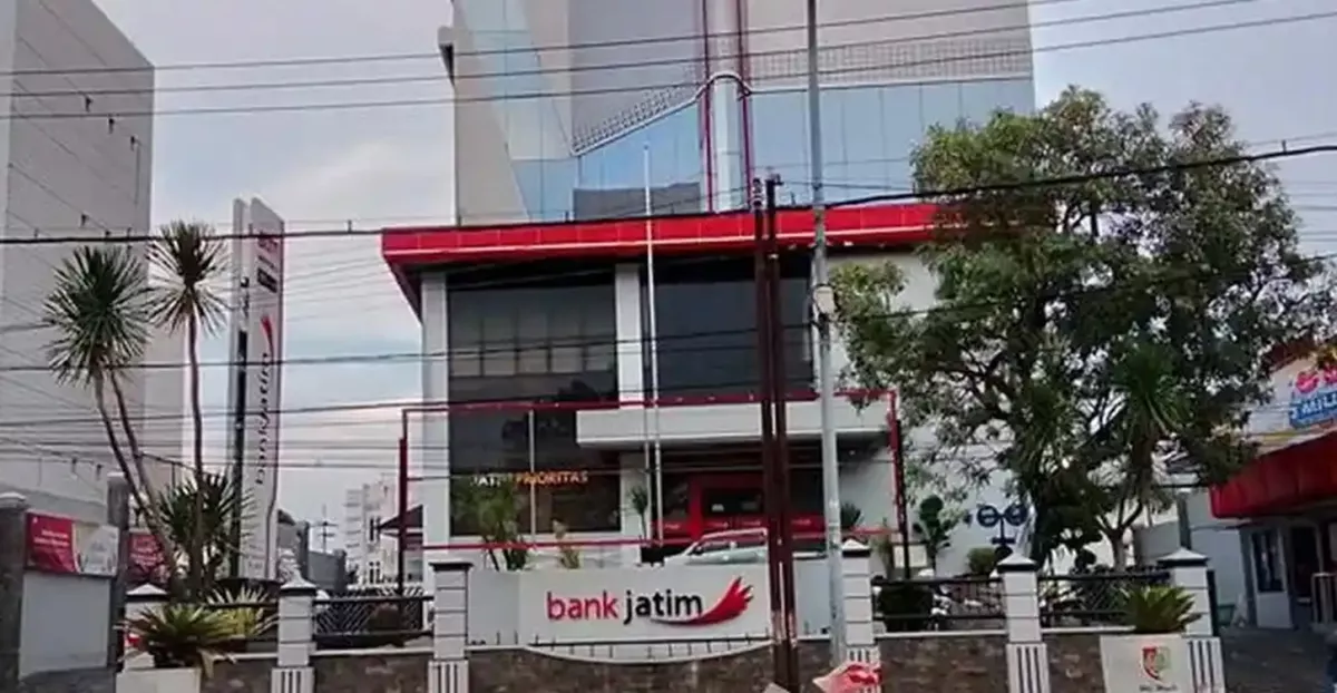 Siasat Licik Maling Duit Rakyat! Dokumen Bank Jatim Kalisat Sengaja Dihancurkan untuk Hilangkan Bukti? Eks Anggota DPRD Diduga Terlibat