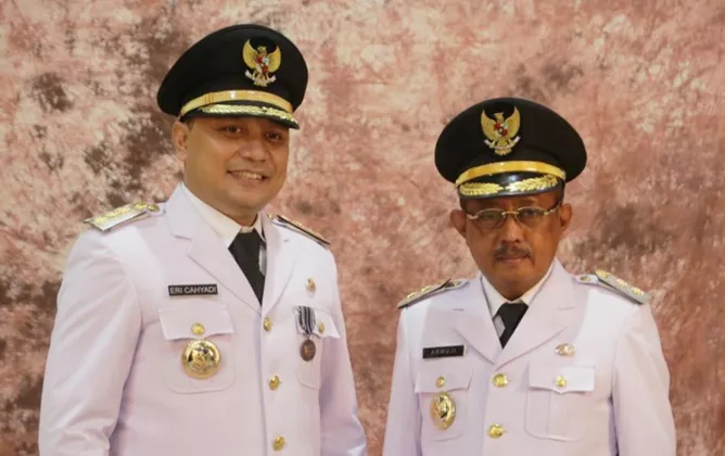 Berangkat Haji, Eri Cahyadi Tinggalkan Kursi Wali Kota Surabaya, Armuji Resmi Pegang Kendali