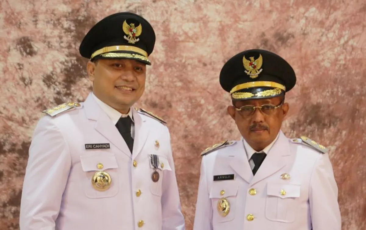 Berangkat Haji, Eri Cahyadi Tinggalkan Kursi Wali Kota Surabaya, Armuji Resmi Pegang Kendali