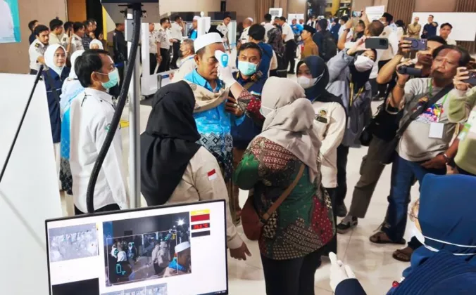 Kloter Perdana Haji Jatim Tiba di Sukolilo Surabaya 