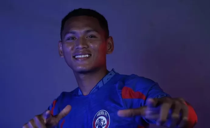 Arema FC Akhiri Kontrak Winger Muda Iksan Lestaluhu