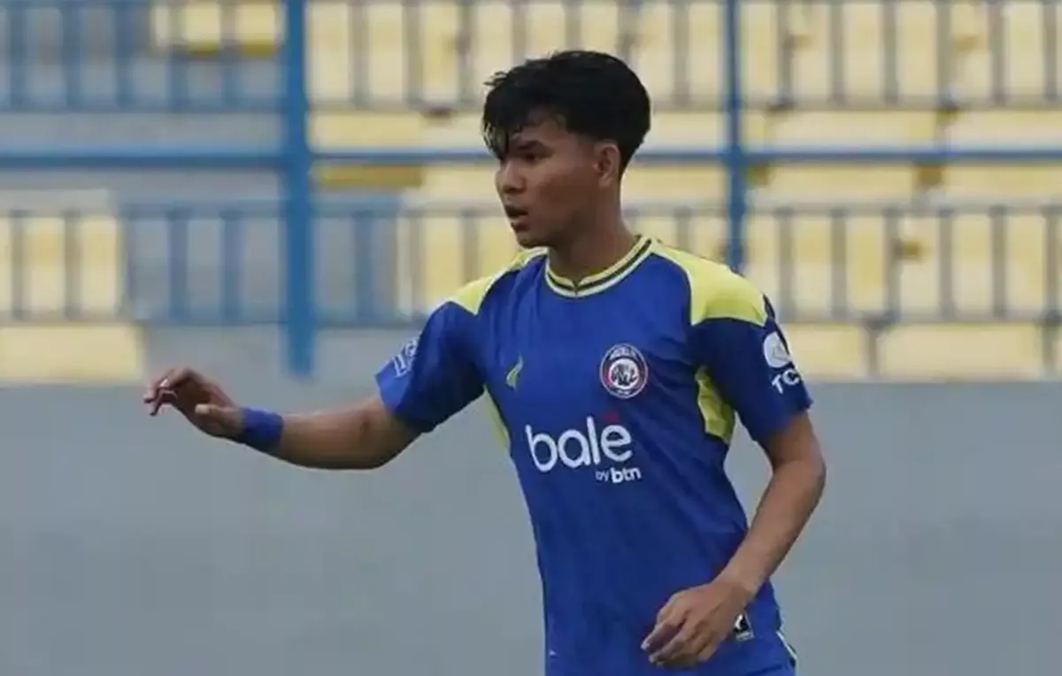 Arema FC Resmi Coret Bek Tengah Anwar Rifai dari Rencana Musim Depan