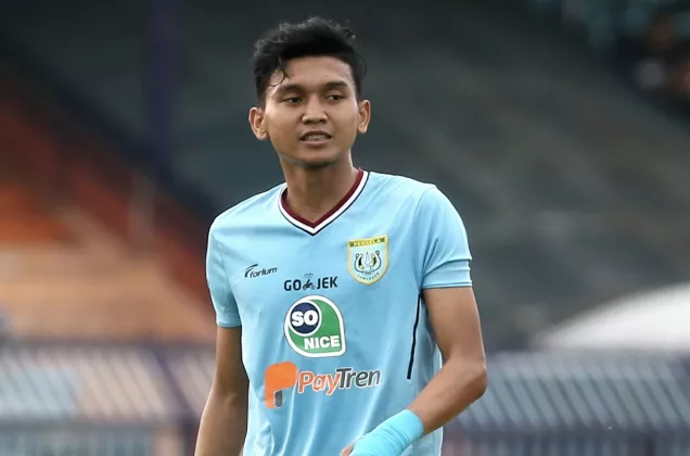 MULIH KAMPUNG! Dendi Sulistiawan Balik ke Persela Lamongan, Langsung Ngamuk Cetak Brace
