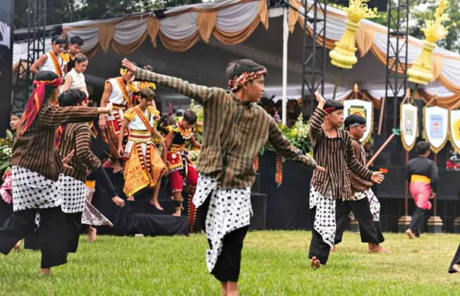 Dari 'Kota Seram' Jadi Lumbung Cuan: Suroan Madiun 2026 Cetak Rekor Omzet Ekonomi Kreatif