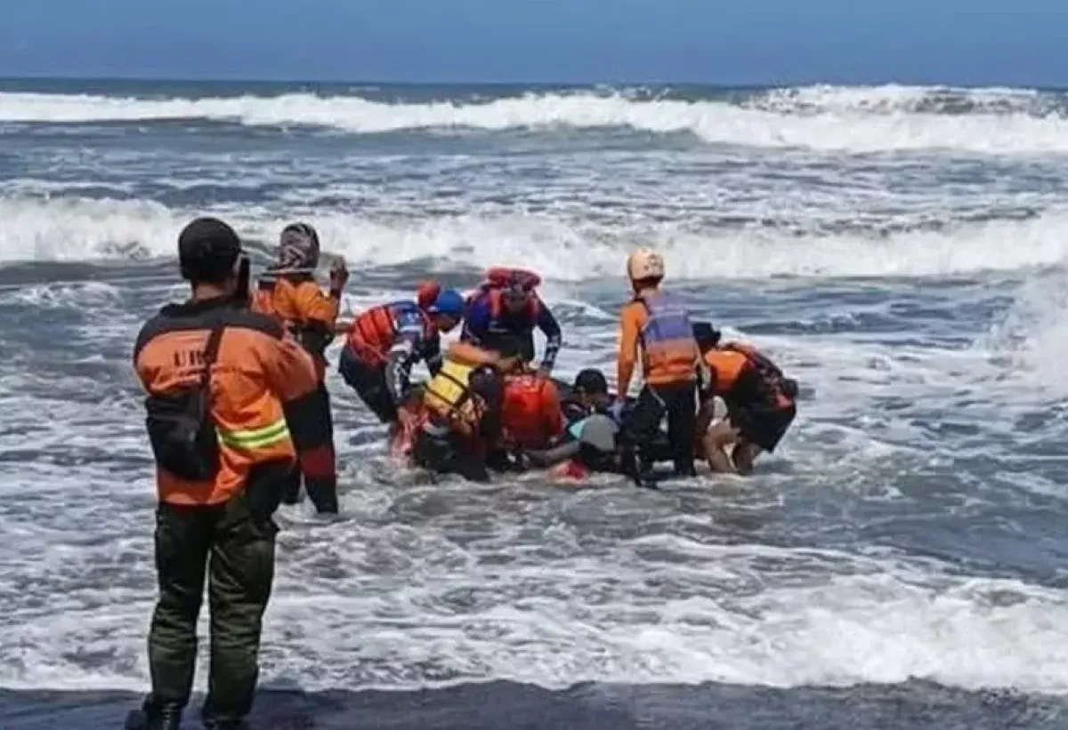 INNALILLAHI! Nelayan Hilang Dihantam Ombak Akhirnya Ditemukan Tewas, Ngapung 350 Meter dari TKP