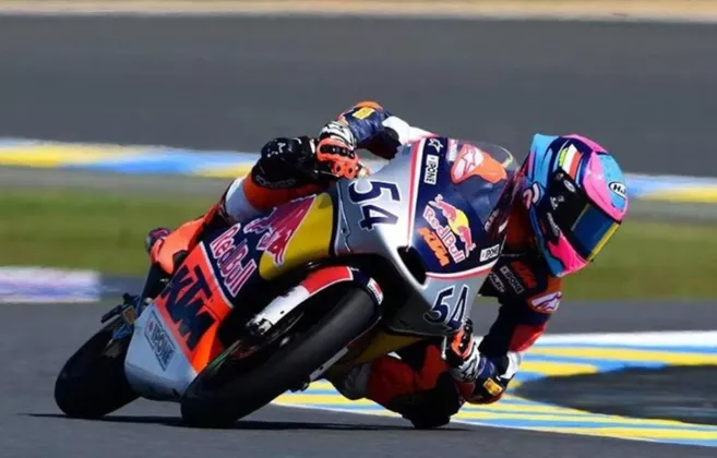 GILA! Start Posisi 20, Pembalap Jogja Veda Ega Ngamuk Tembus 8 Besar di Moto3 Spanyol