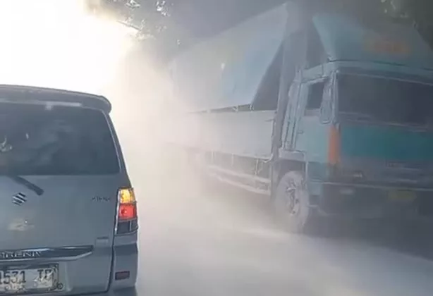 Evakuasi Truk Terguling Selesai, Jalur Jogja-Wonosari di Piyungan Terapkan Sistem Buka Tutup