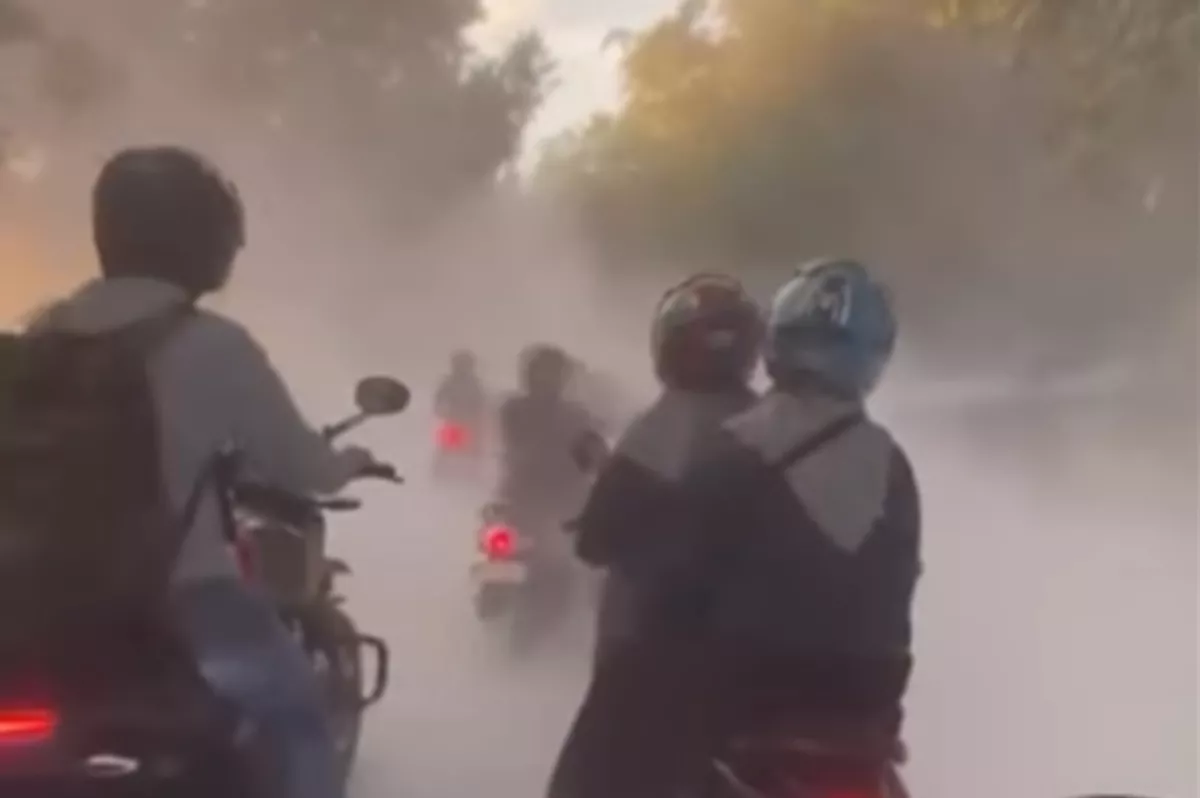 HEBOH! Tanjakan Piyungan - Wonosari Diselimuti Kabut Putih, TERNYATA Tepung Jatuh dari Truk