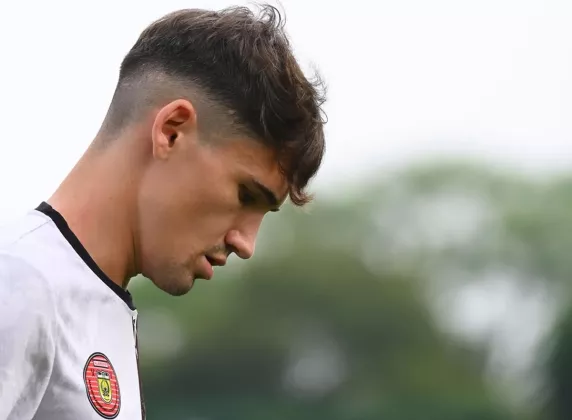 Steven Sunny Buka Suara Soal Nasib Deri Corfe di PSIM dan Isu Merapat ke Mahesa Jenar