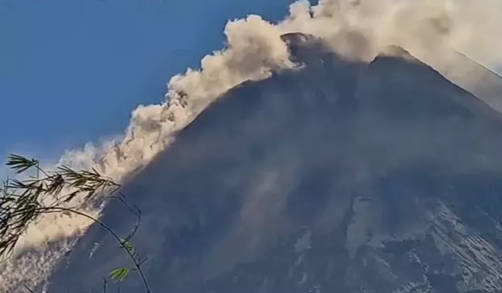 Gunung Merapi Kembali Bergolak, Kamera Pemantau Rekam Awan Panas Guguran Sejauh 9 KM