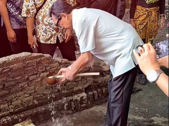 Napak Tilas Keraton Yogyakarta, Sri Sultan Basuh Tangan di Sendang Sumberan Sragen