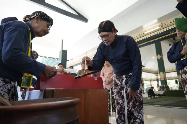 Jamasan Pusaka Tombak Kyai Turunsih di Sleman, Intip Apa Makna Pamor Beras Wutah?