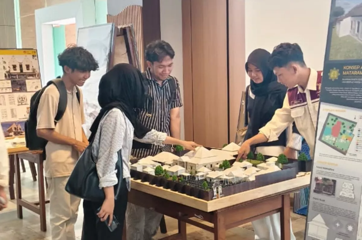 Mengulas Ruang dan Jejak Karya Mahasiswa UWM Mejeng Bersama Arsitek Profesional