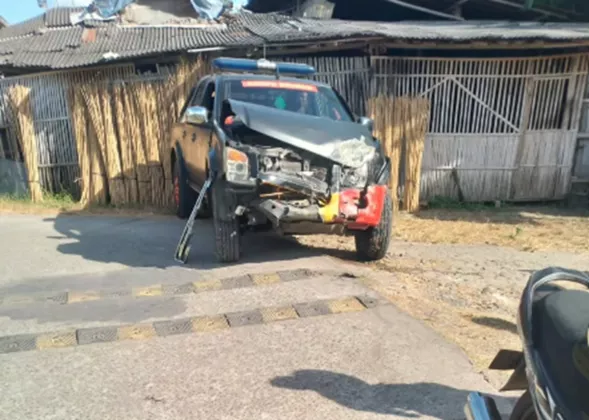 Mobil Brimob Ringsek Tertabrak Kereta Bandara di Perlintasan Tapen Sedayu Bantul