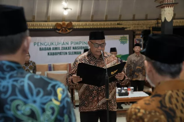 Kukuhkan Pengurus BAZNAS, Bupati Sleman Minta Pengelolaan Zakat Transparan