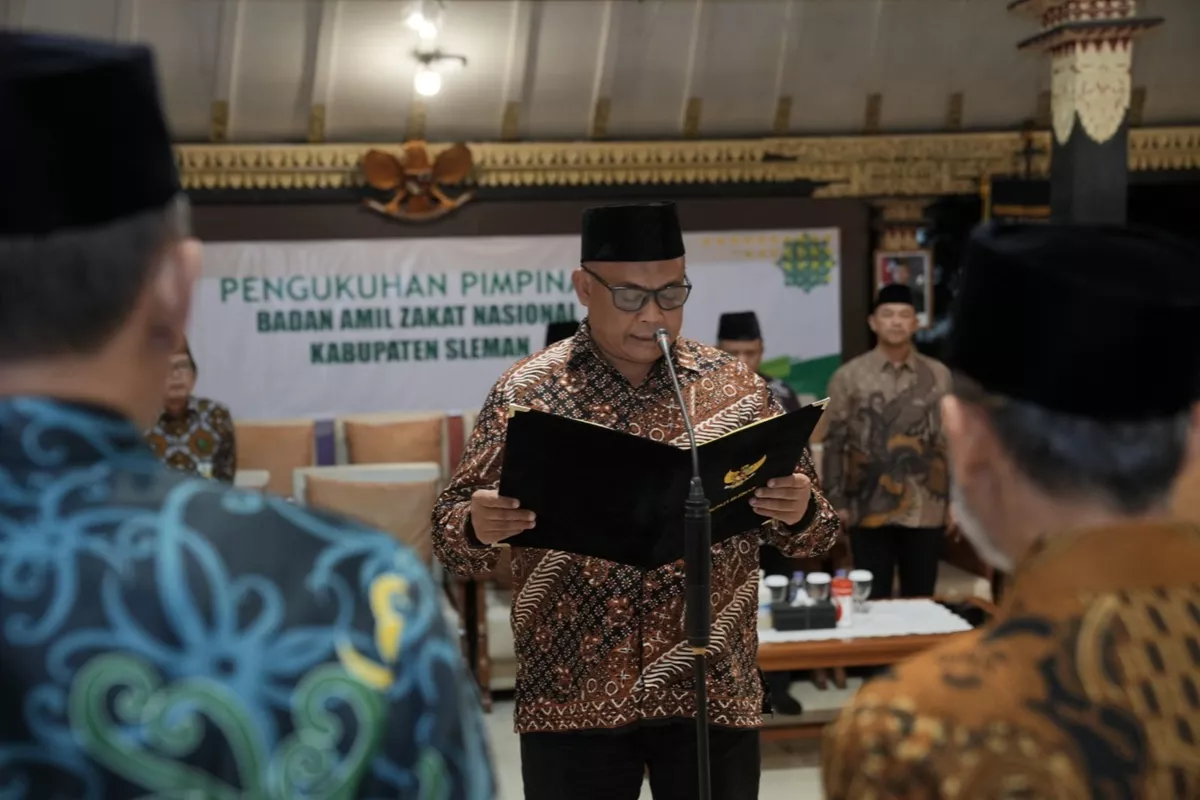 Kukuhkan Pengurus BAZNAS, Bupati Sleman Minta Pengelolaan Zakat Transparan