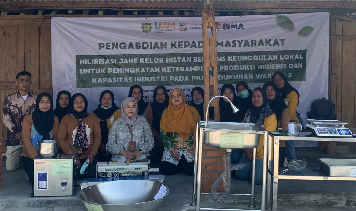 Genjot Daya Saing Jahe Kelor Wareng, Tim Dosen UWM Hibahkan Mesin Pengemas Modern