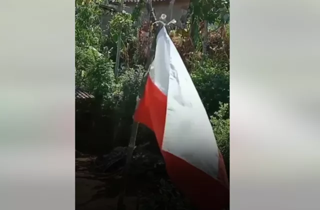 Niat Sambut HUT Ke-81 RI, Warga Gunungkidul Tak Sengaja Pasang Bendera Terbalik
