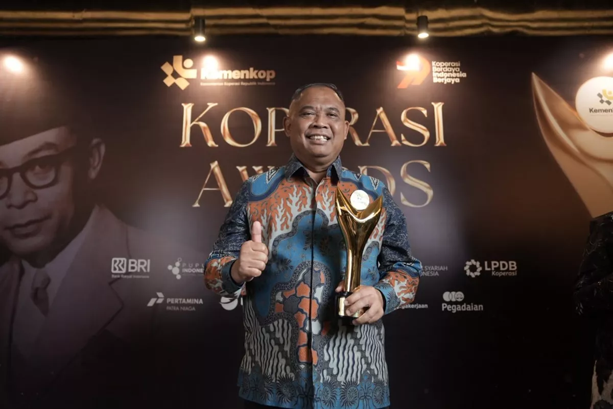 Sukses Kembangkan Digitalisasi Koperasi, Bupati Sleman Sabet Anugerah Nayaka Mahambara
