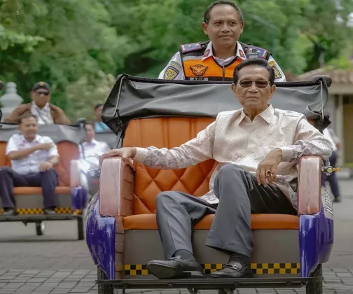 Uji Coba Becak Listrik Pemprov DIY Ajak Warga Keliling Malioboro Gratis Sore Ini