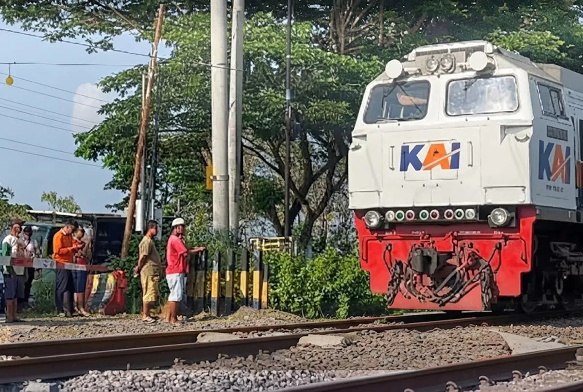 Info Dab! Perbaikan Rel HOS Cokroaminoto Malam Ini, Arus Lalu Lintas Buka Tutup