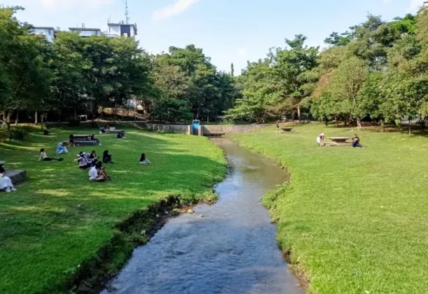 Buntut Curhatan Viral Gelar Tikar Rp129 Ribu, UGM Beberkan Aturan Main dan Tarif Wisdom Park