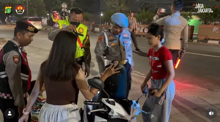 Awas Begal dan Tawuran Mengintai Jelang Waisak! Polres Metro Bekasi Gempur Patroli Malam Skala Besar