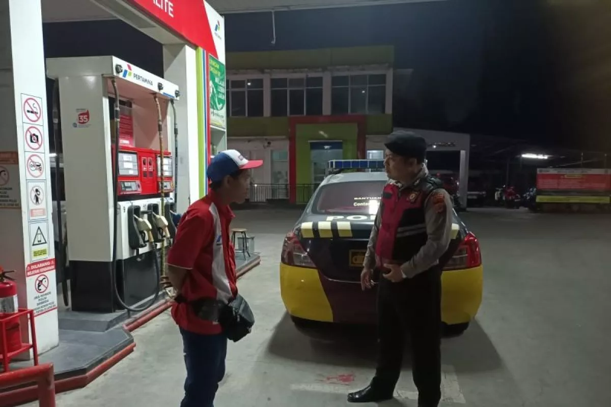 Patroli Perintis Presisi Guncang Karawang! Polisi Kepung Titik Rawan Kriminalitas Senin Dini Hari