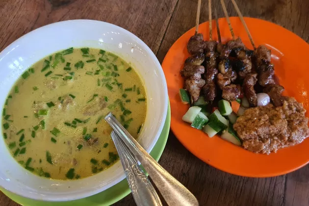 Rekomendasi Kuliner di Jalur Pantura !! Empal Gentong Krucuk Wajib Dicoba