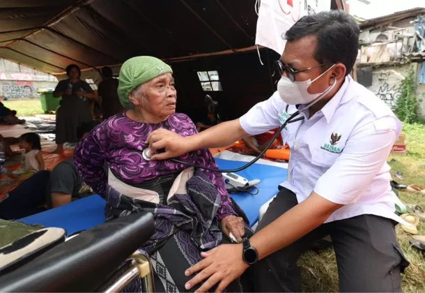 Layanan Kesehatan Gratis BAZNAS Serbu Korban Kebakaran Kemayoran, Ratusan Pengungsi Terselamatkan!