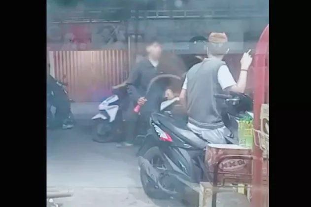 Karawang Berdarah! Dua Remaja Dibacok dan Motor Dibawa Kabur, Polisi Buru Pelaku!
