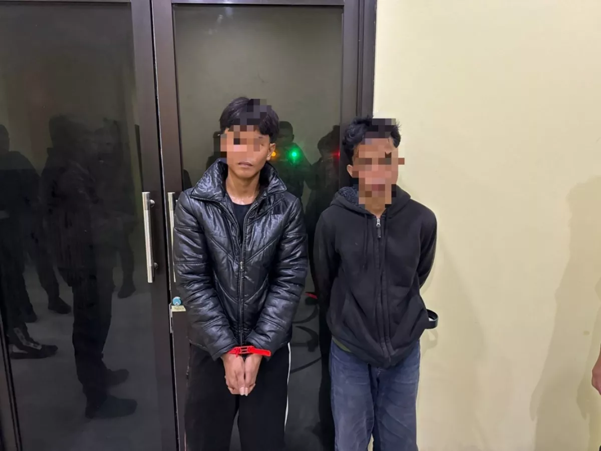 Brimob Gagalkan Tawuran di Babelan: Dua Remaja Kena Ciduk Bersama Tiga Sajam Monster!