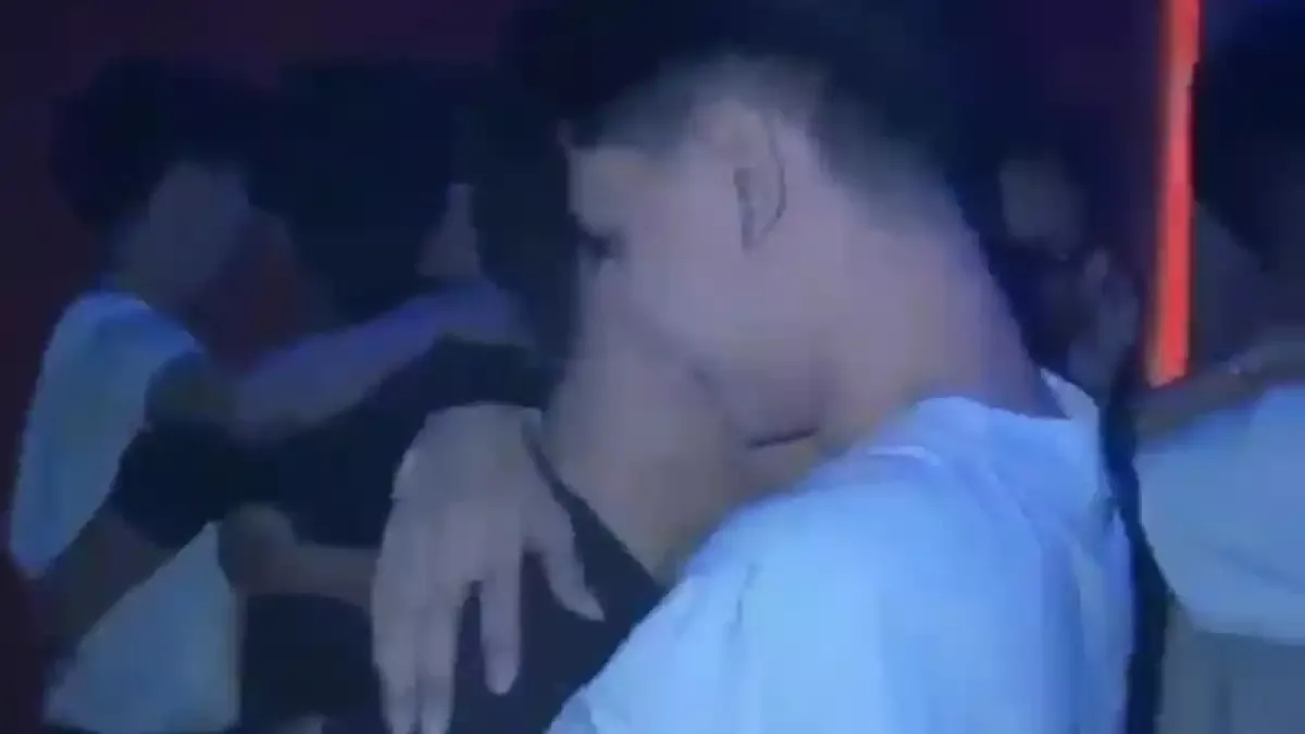 KARAWANG GEGER! Video Pesta Gay di Helen's Night Mart Viral