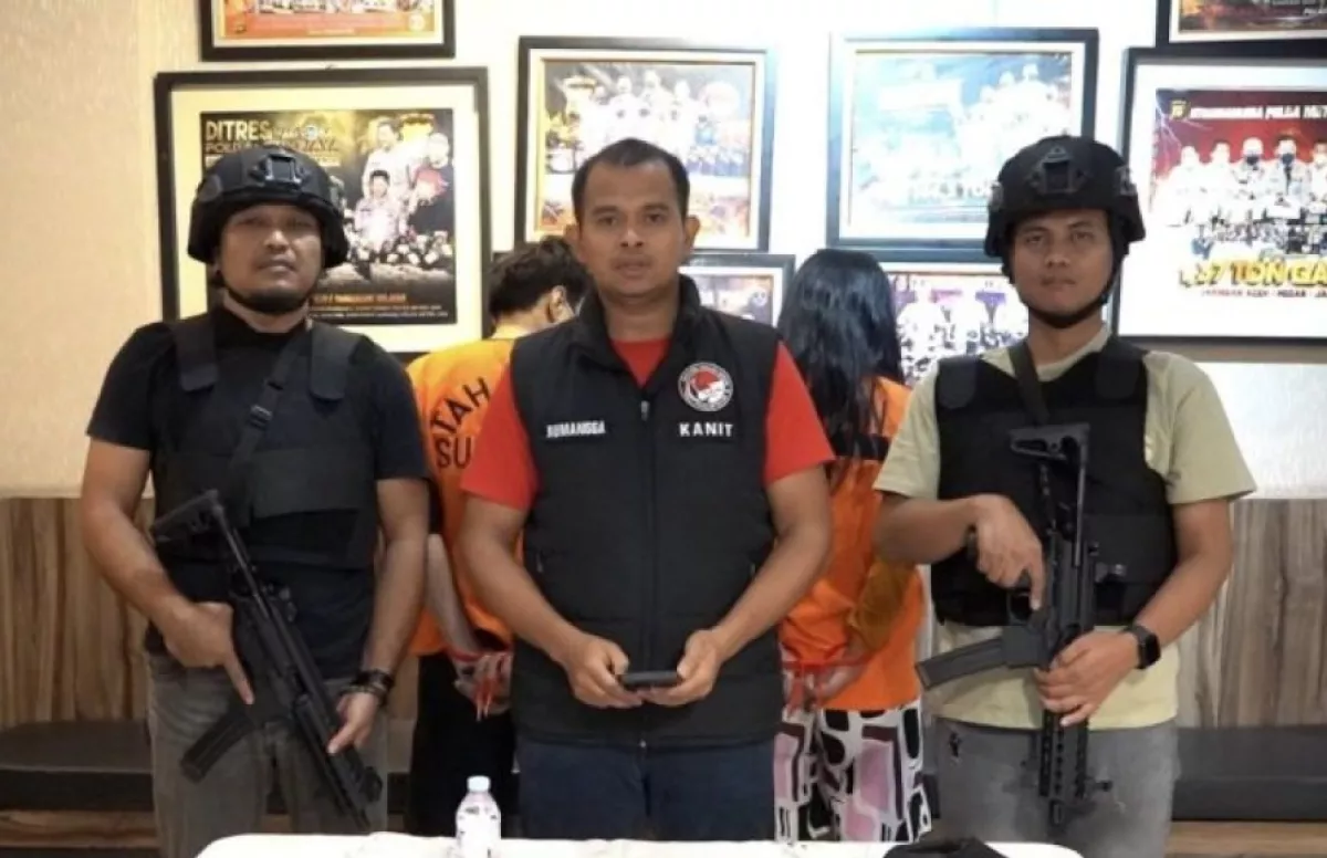 Penampakan Pasutri Pengedar Sabu yang Dibekuk Polisi di Bekasi