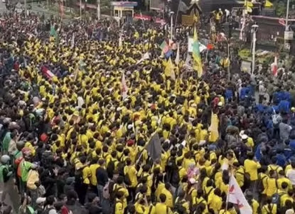 Demo Mahasiswa Tolak MBG di Bundaran HI, BEM UI Kerahkan 1000 Mahasiswa