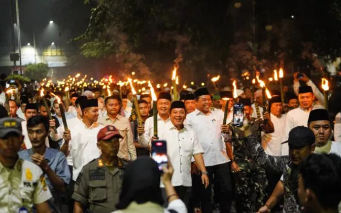 Ribuan Warga Karawang Gelar Pawai Obor  Sambut Tahun Baru Islam!