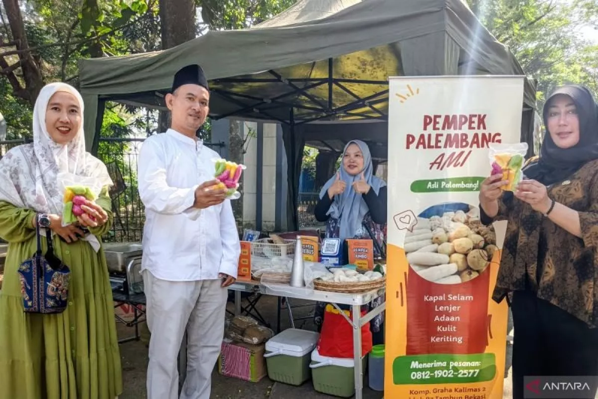 Bazar Olahan Ikan Bekasi Diserbu Pembeli, Produk Unik UMKM Ini Borong Cuan!