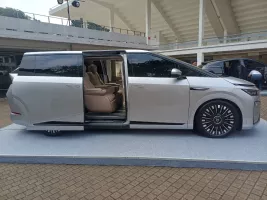 XPENG X9 Facelift Meluncur dengan Teknologi Baru, Fitur Keselamatan dan Kenyamanan Makin Canggih 101012