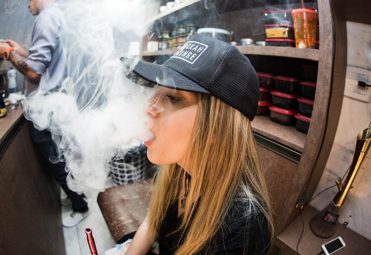 Vietnam Resmi Larang Produk Rokok Elektrik, Berlaku 2025